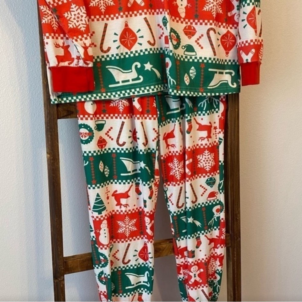 PATPAT 2 piece Christmas Pajamas Size Large EUC - Picture 3 of 8